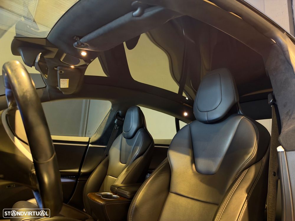Tesla Model S - 18