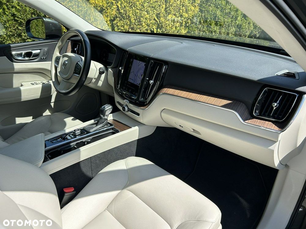 Volvo XC 60 T5 Momentum - 10