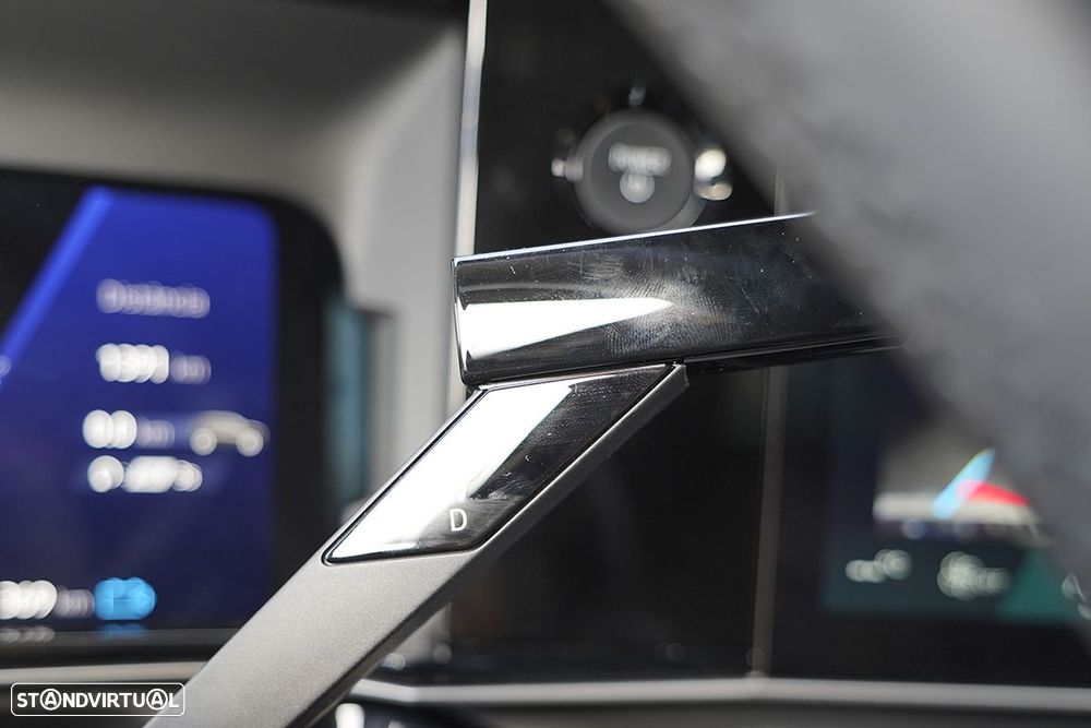 Renault 4 E-Tech 52 kWh Iconic Autonomia Conforto - 19