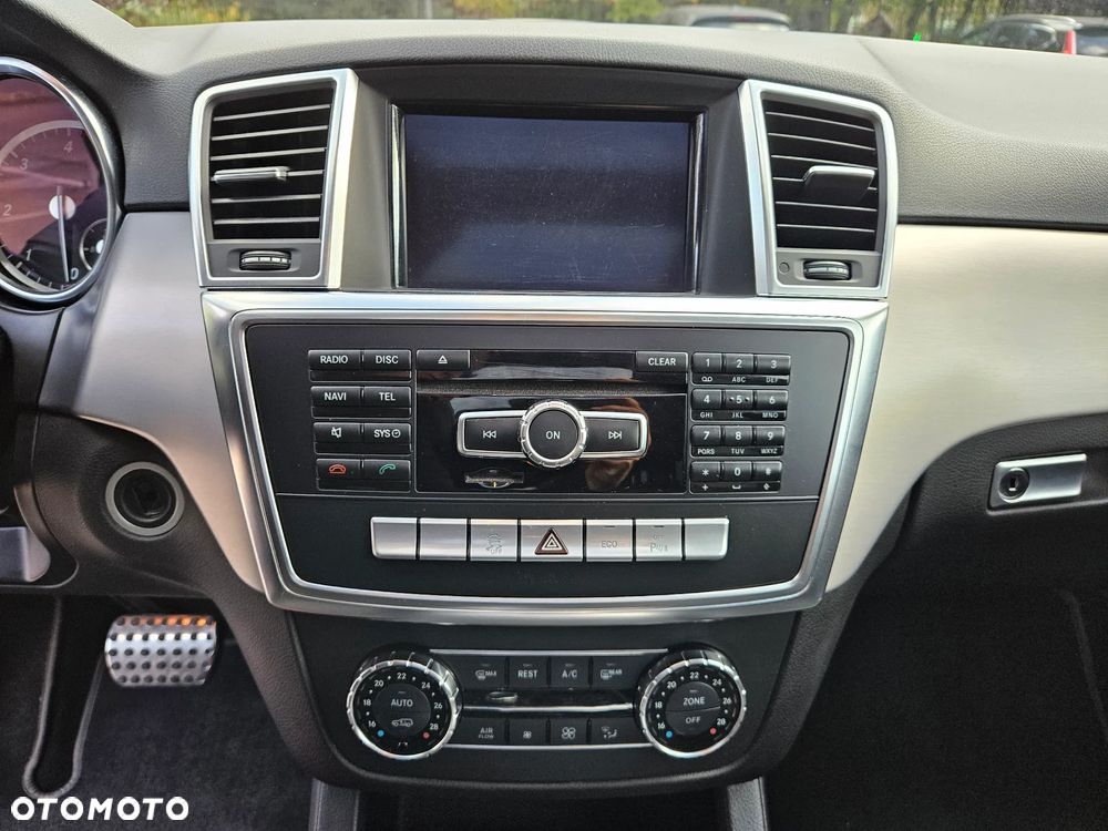 Mercedes-Benz ML 350 BlueTec 4-Matic - 23