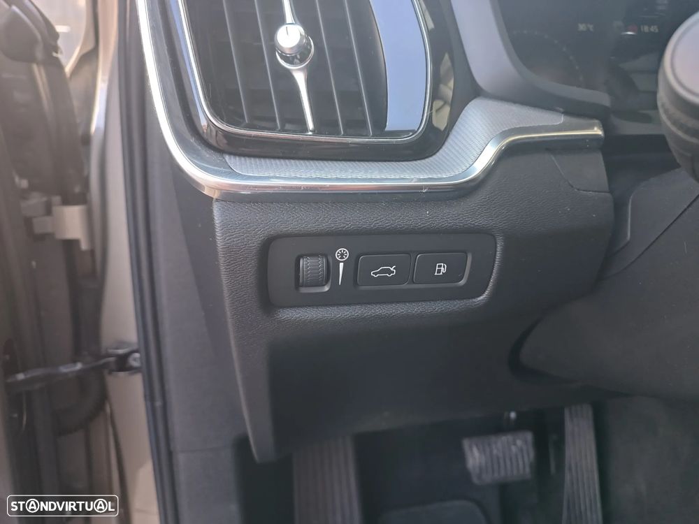 Volvo V60 2.0 T8 AWD TE Inscription - 24