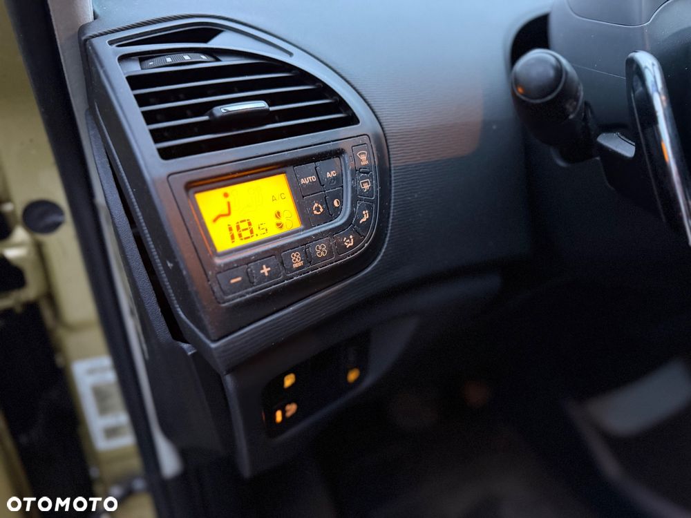 Citroën C4 Picasso 2.0 16V EGS6 Exclusive - 16