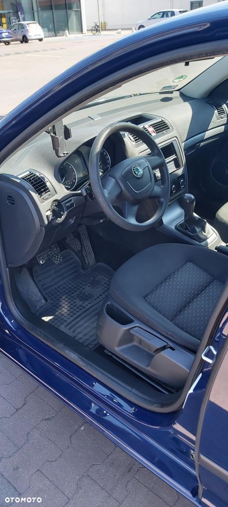 Skoda Octavia 1.6 Tour - 11