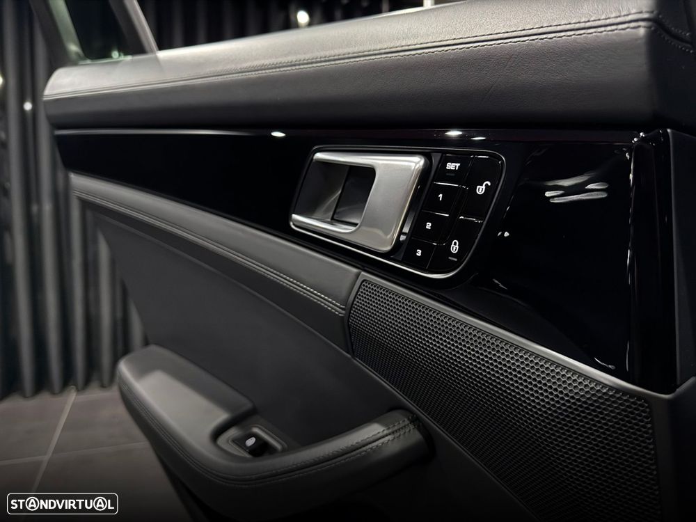 Porsche Panamera 4 E-Hybrid Executive - 40