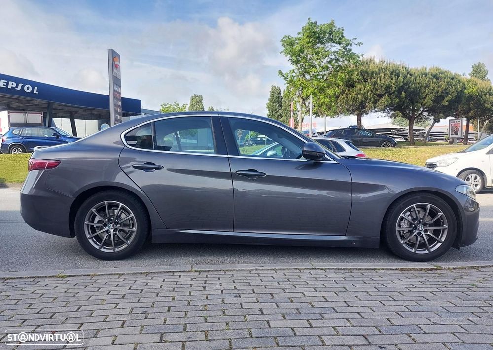 Alfa Romeo Giulia 2.2 D - 6