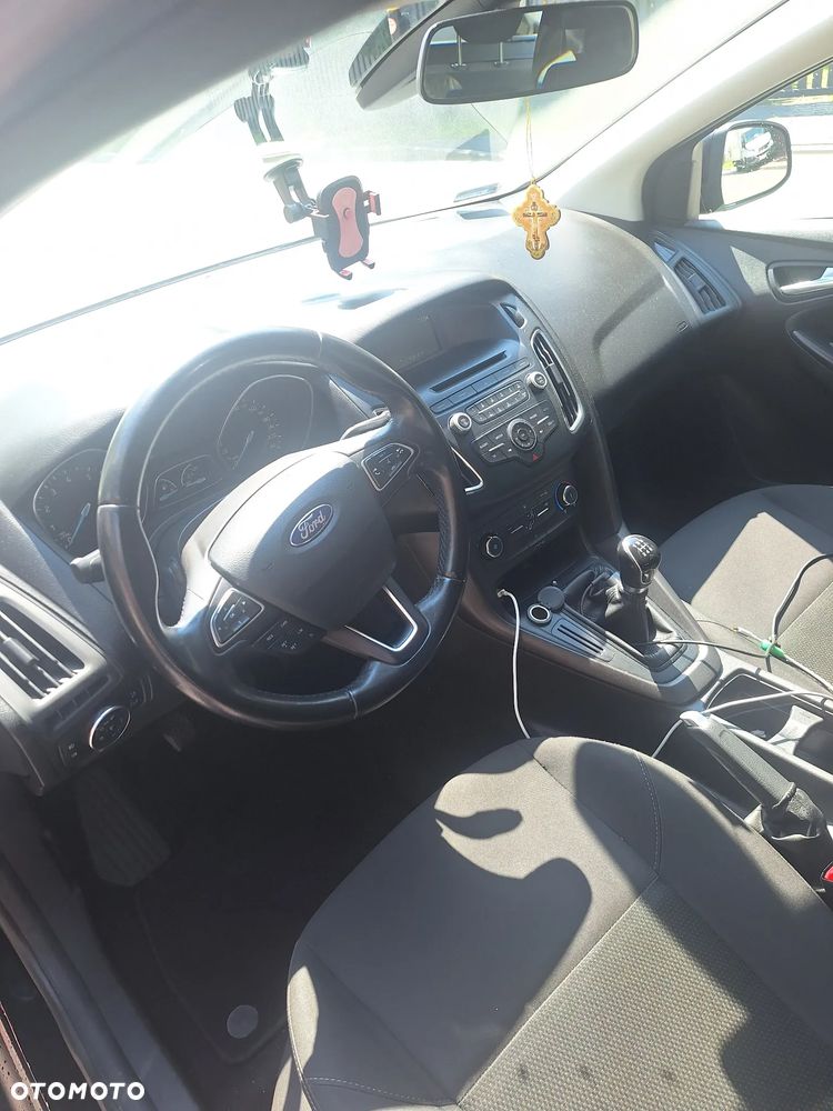 Ford Focus 1.6 SYNC Edition - 4