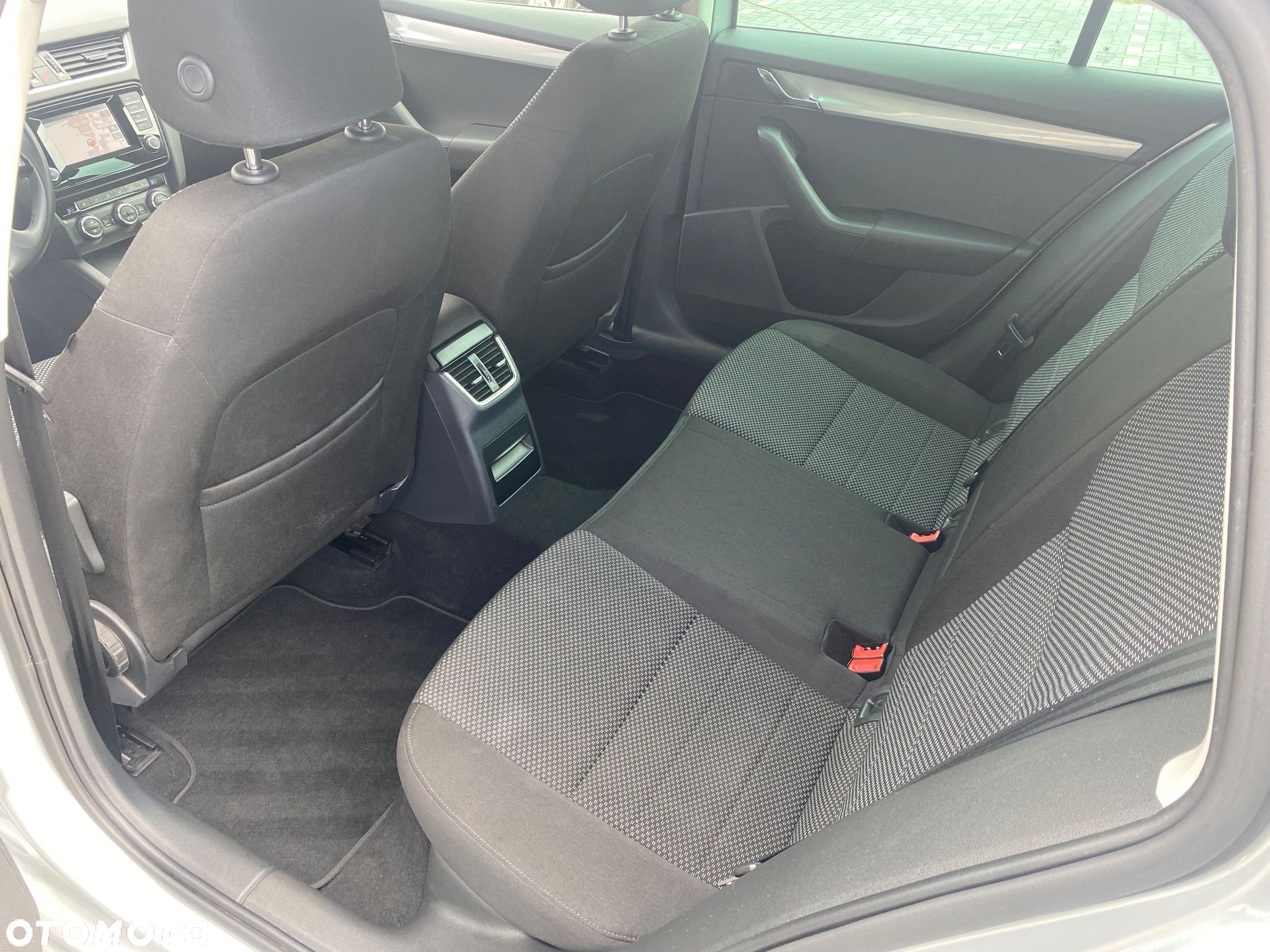 Skoda Octavia 1.6 TDI Ambition DSG - 13