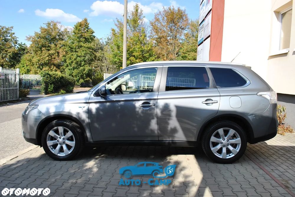 Mitsubishi Outlander Instyle NAVI + - 21