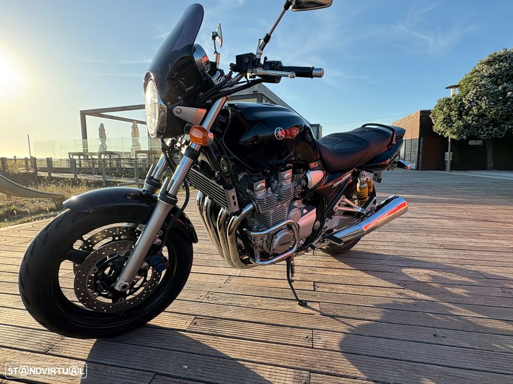 Yamaha XJR - 6