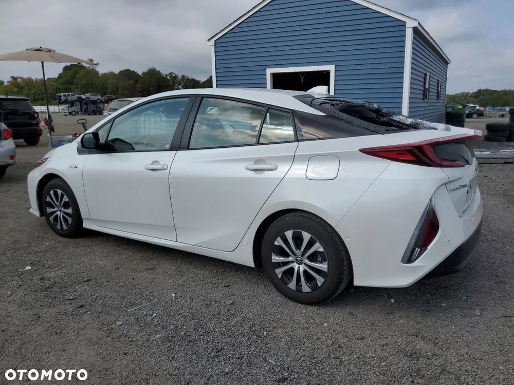 Toyota Prius - 3