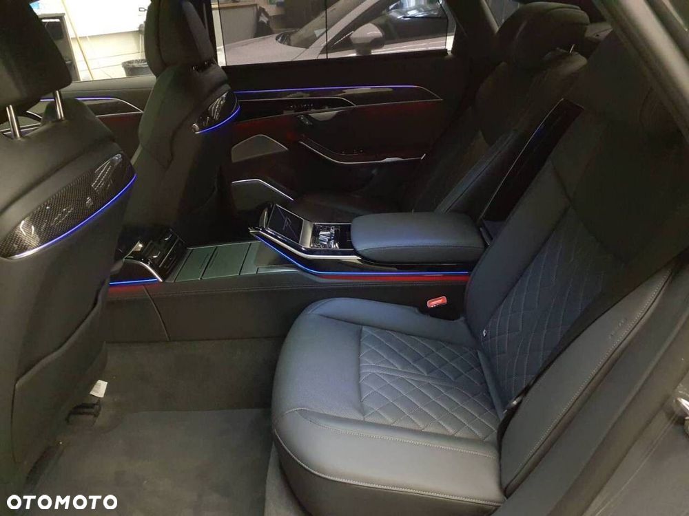 Audi A8 - 8