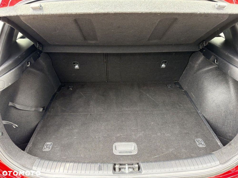 Kia Ceed - 36