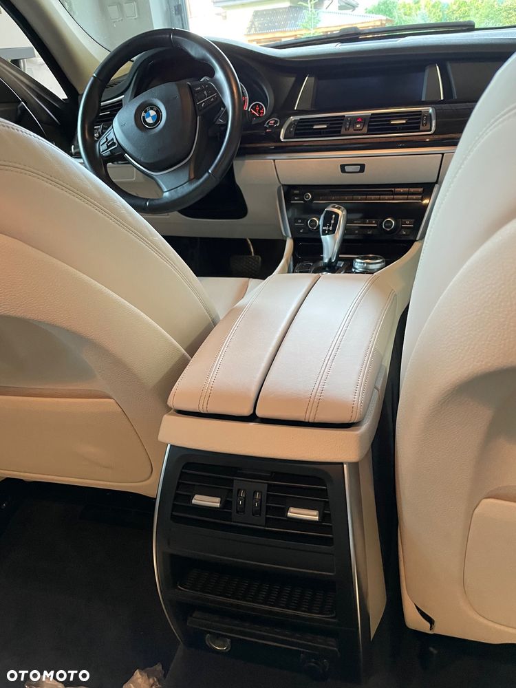 BMW Seria 5 518d Luxury Line - 10