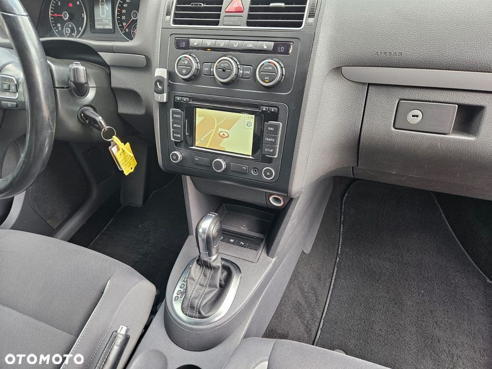 Volkswagen Touran 2.0 TDI DPF DSG Life - 9