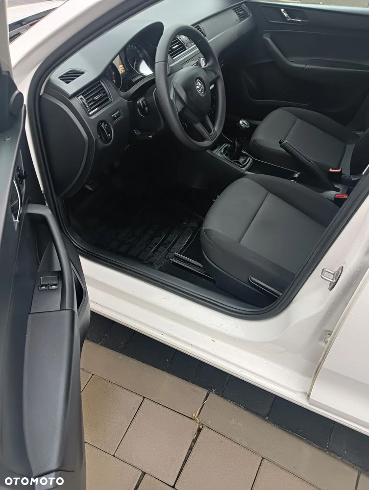 Skoda RAPID 1.2 TSI Ambition - 6