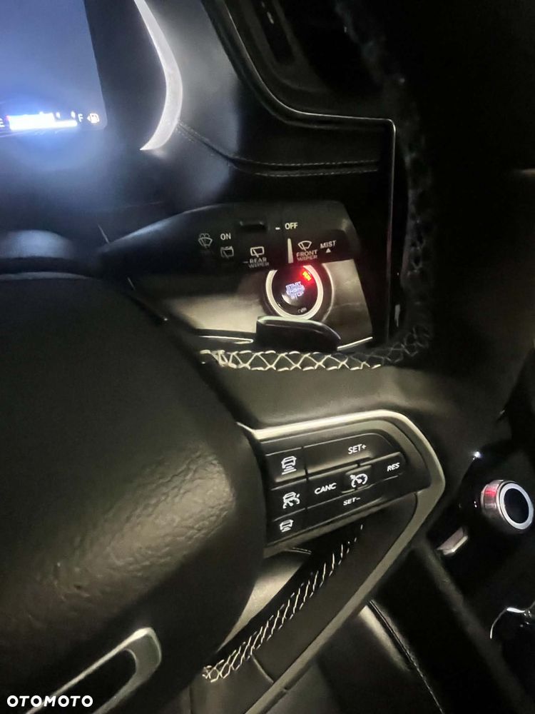 Jeep Grand Cherokee - 16
