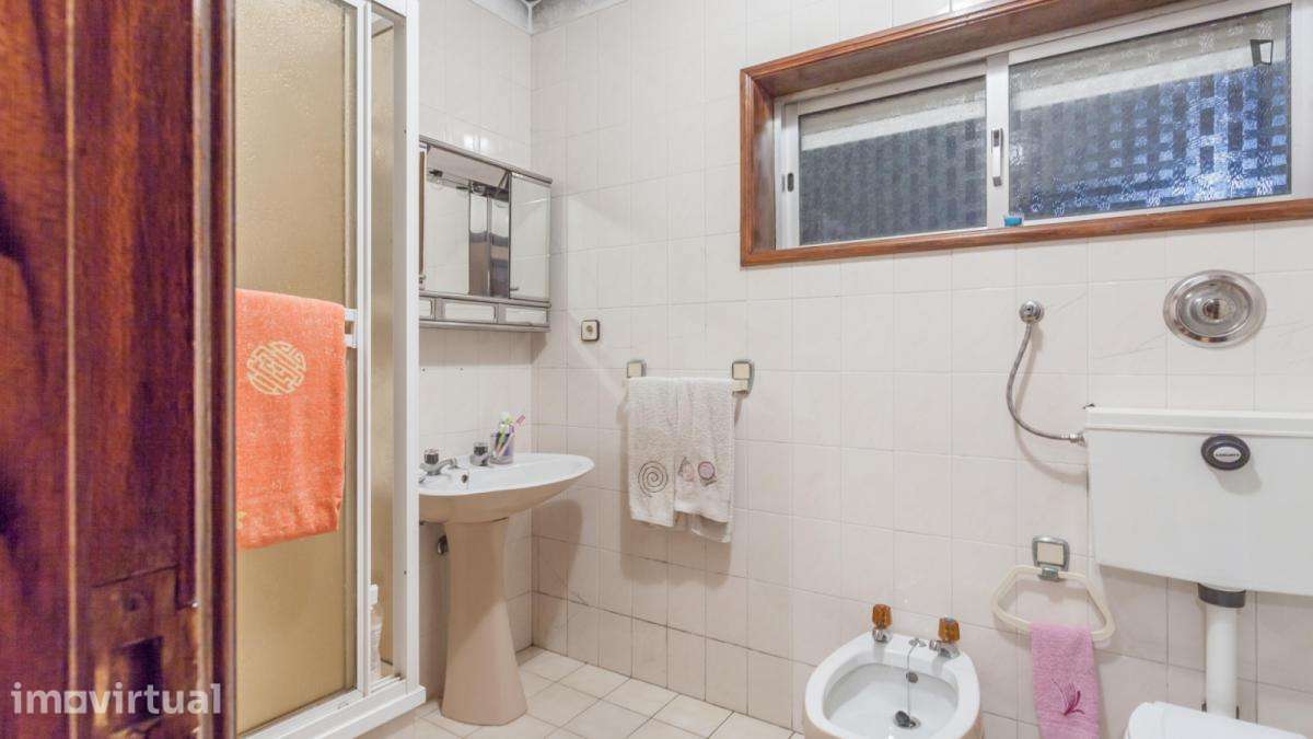 Quarto - localizado em Maia - Grande imagem: 2/30