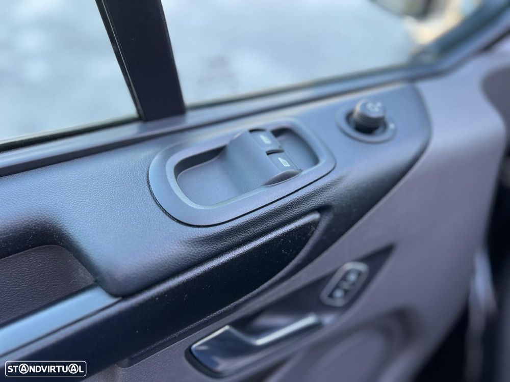 Ford Transit Custom - 28