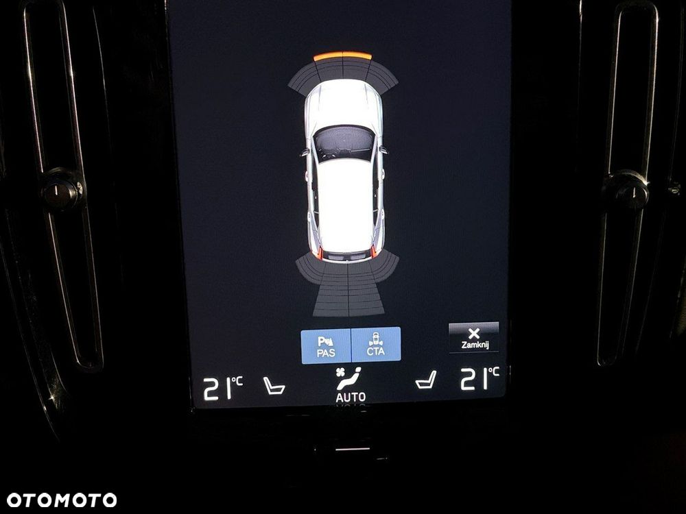 Volvo XC 40 T2 Momentum - 23