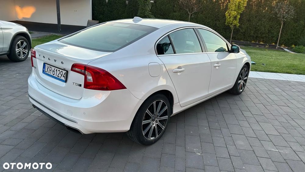 Volvo S60 T5 Drive-E Dynamic Edition (Momentum) - 3