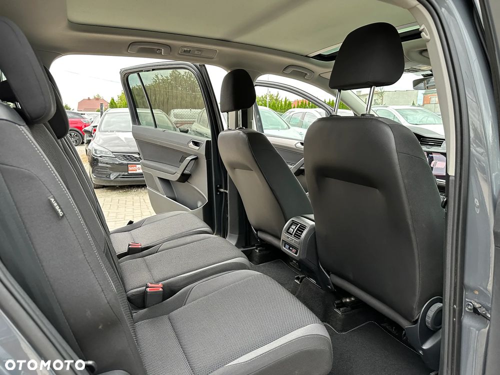 Volkswagen Touran - 23