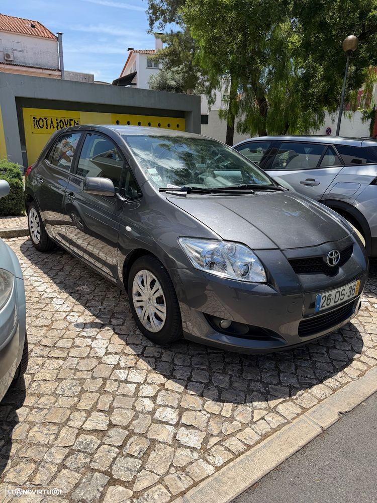 Toyota Auris 1.4 D-4D - 1