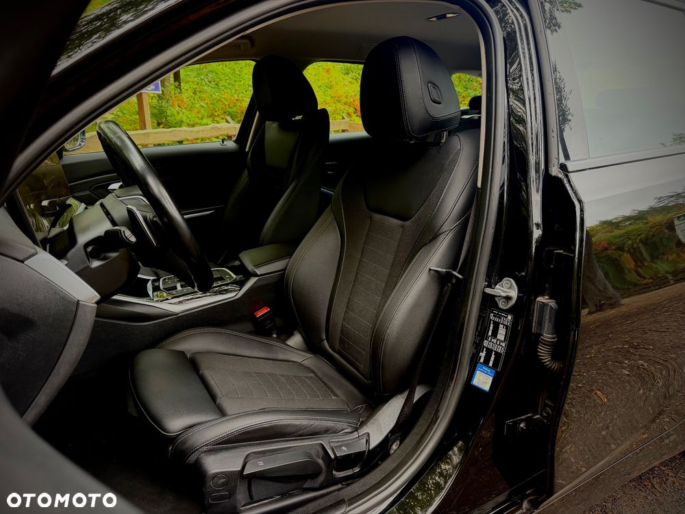 BMW Seria 3 318d MHEV - 22