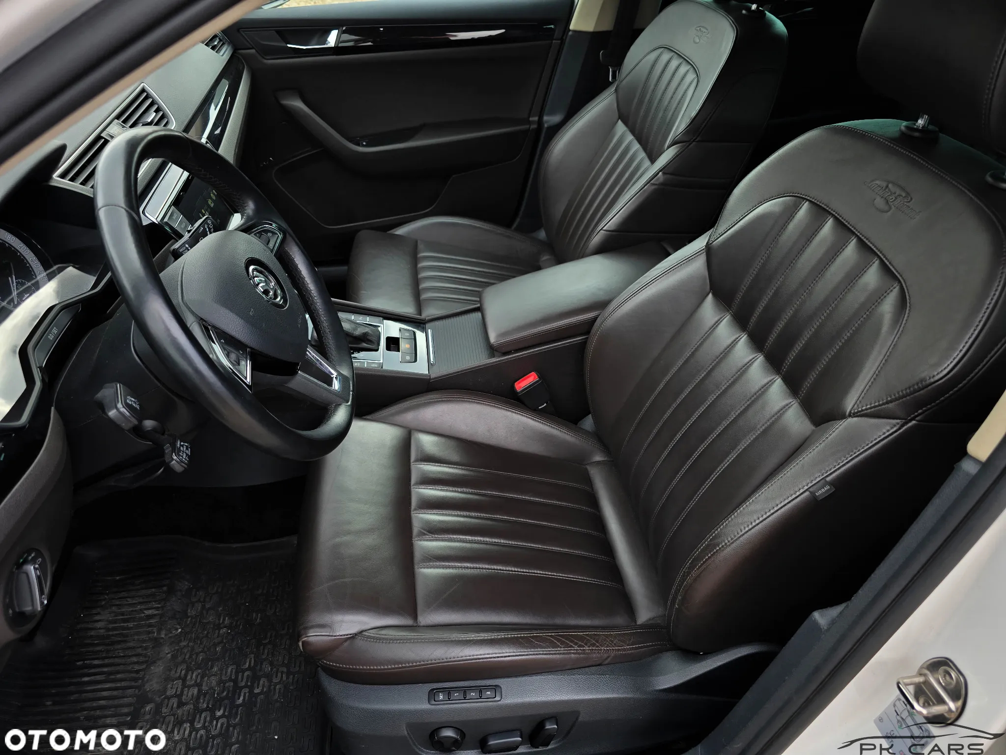 Skoda Superb Combi 2.0 TDI 4x4 DSG L&K - 32