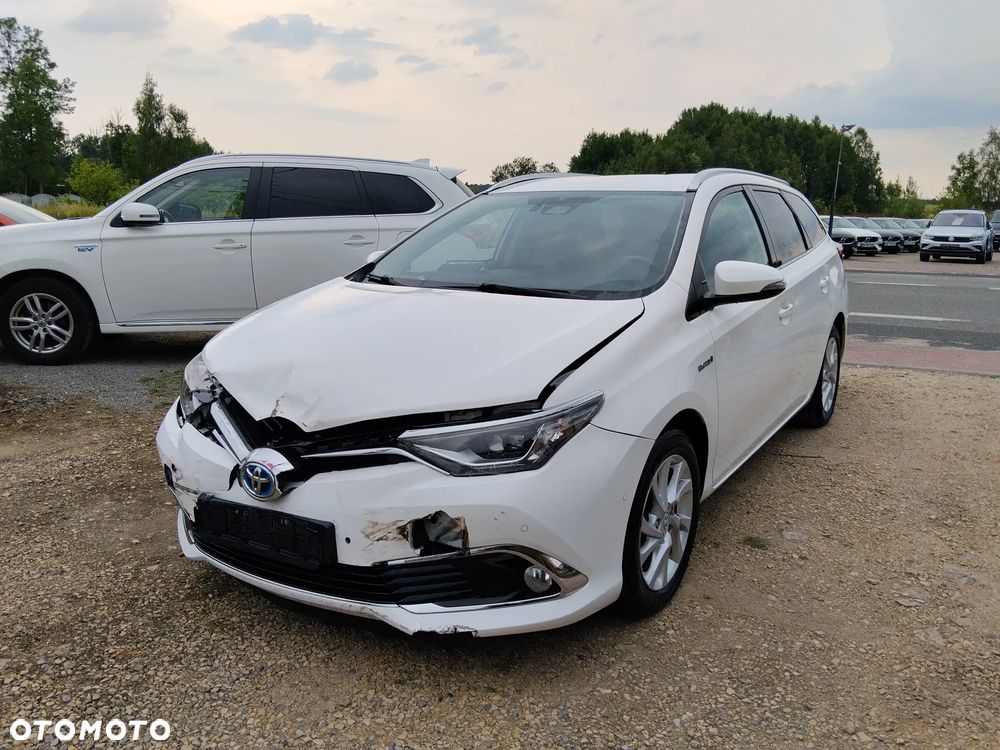 Toyota Auris Hybrid 135 Premium - 2