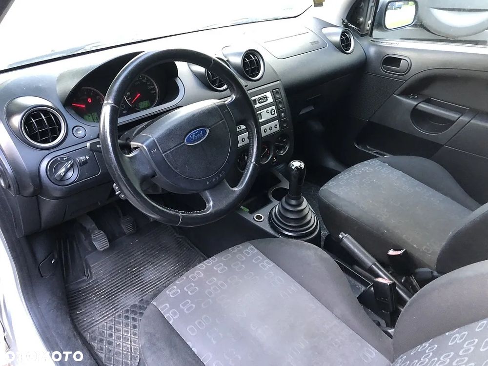 Ford Fiesta 1.25 Trend - 16