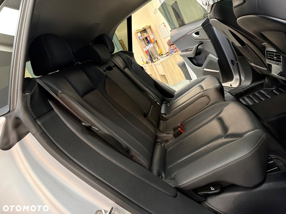 Audi Q8 55 TFSI quattro tiptronic - 32