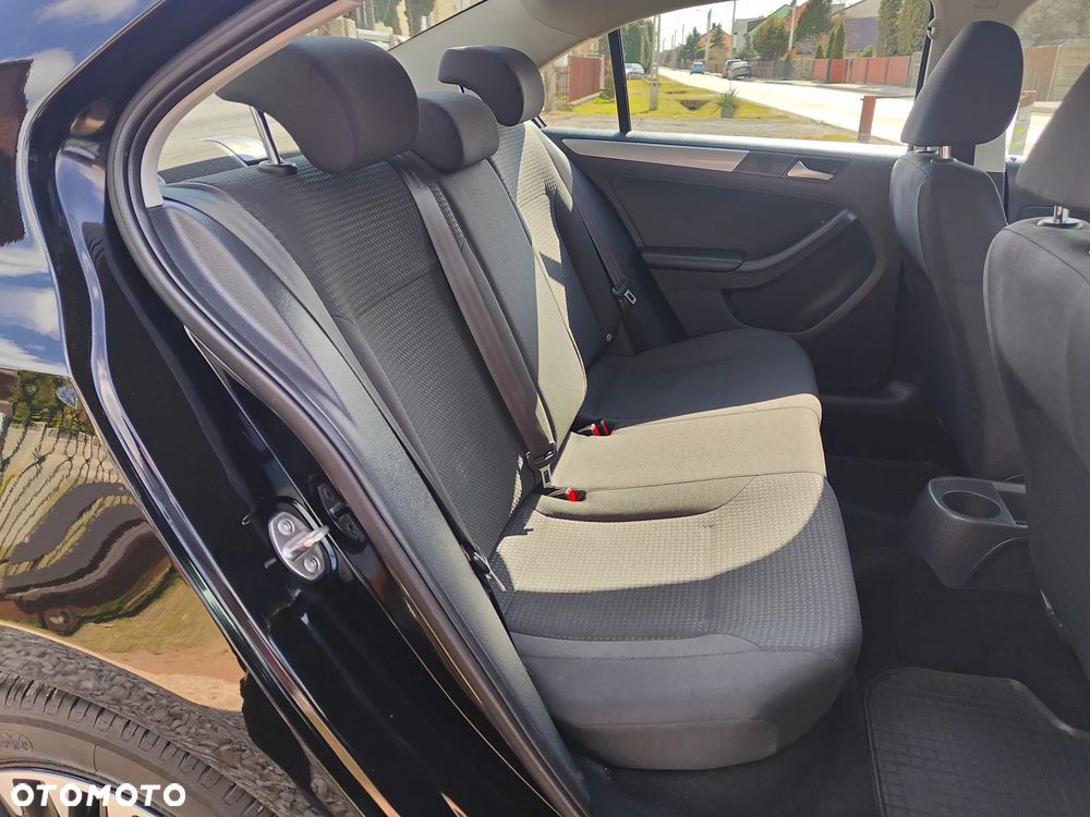 Volkswagen Jetta 2.0 TDI DPF BMT Trendline - 30