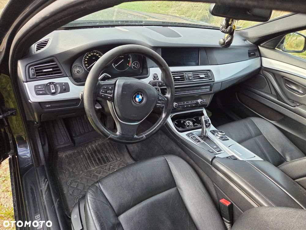 BMW Seria 5 520d Touring - 6