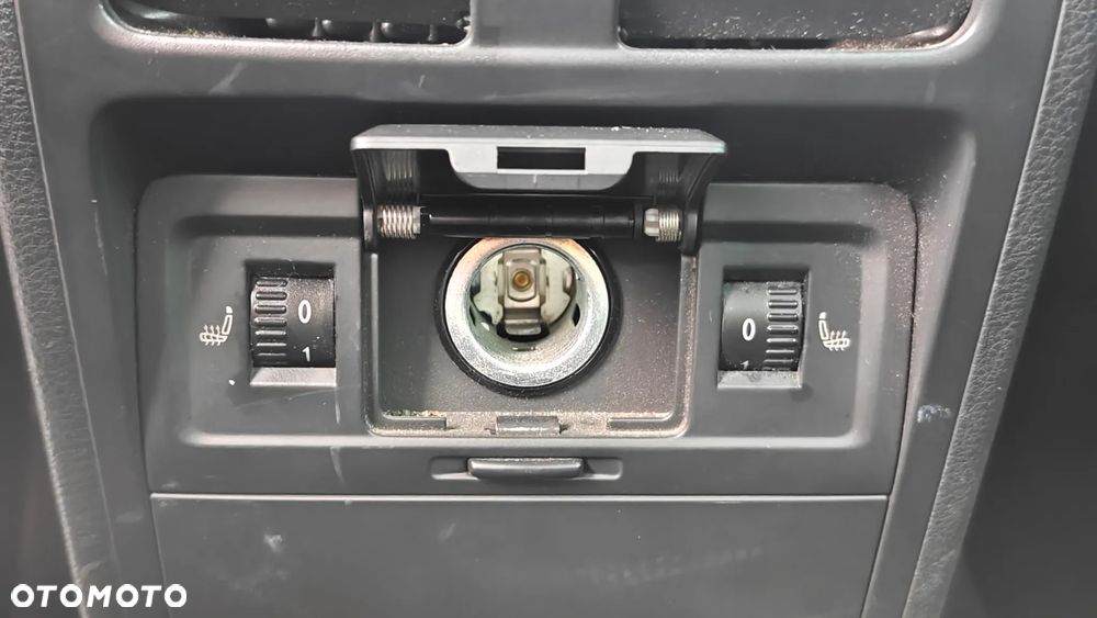 Volkswagen Passat 3.2 V6 FSI 4Mot Sportline DSG - 24