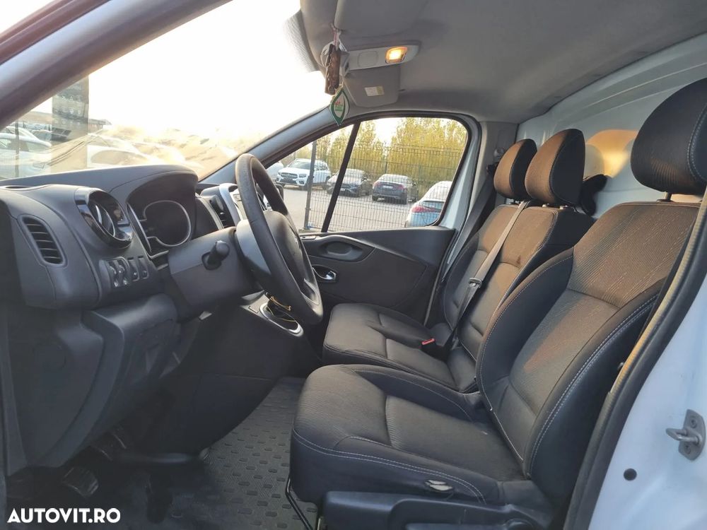 Renault Trafic FURGON - 24