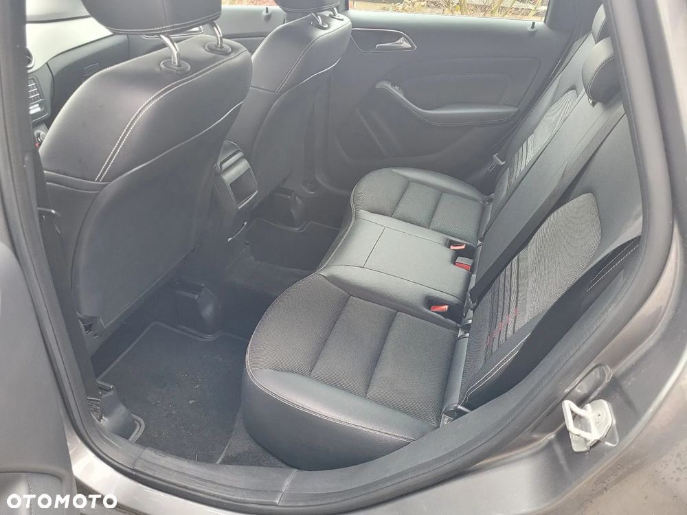 Mercedes-Benz Klasa B 180 UrbanStyle Edition - 13