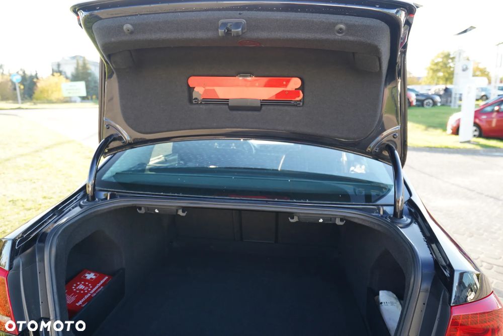 Volkswagen Passat - 24