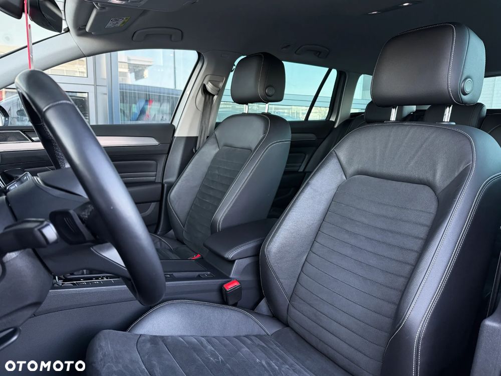 Volkswagen Passat 2.0 TDI Elegance DSG - 23