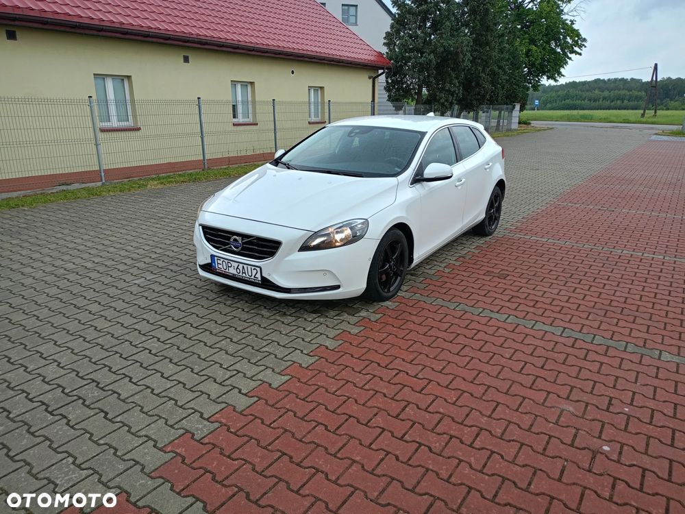 Volvo V40 D2 Drive-E Momentum - 1