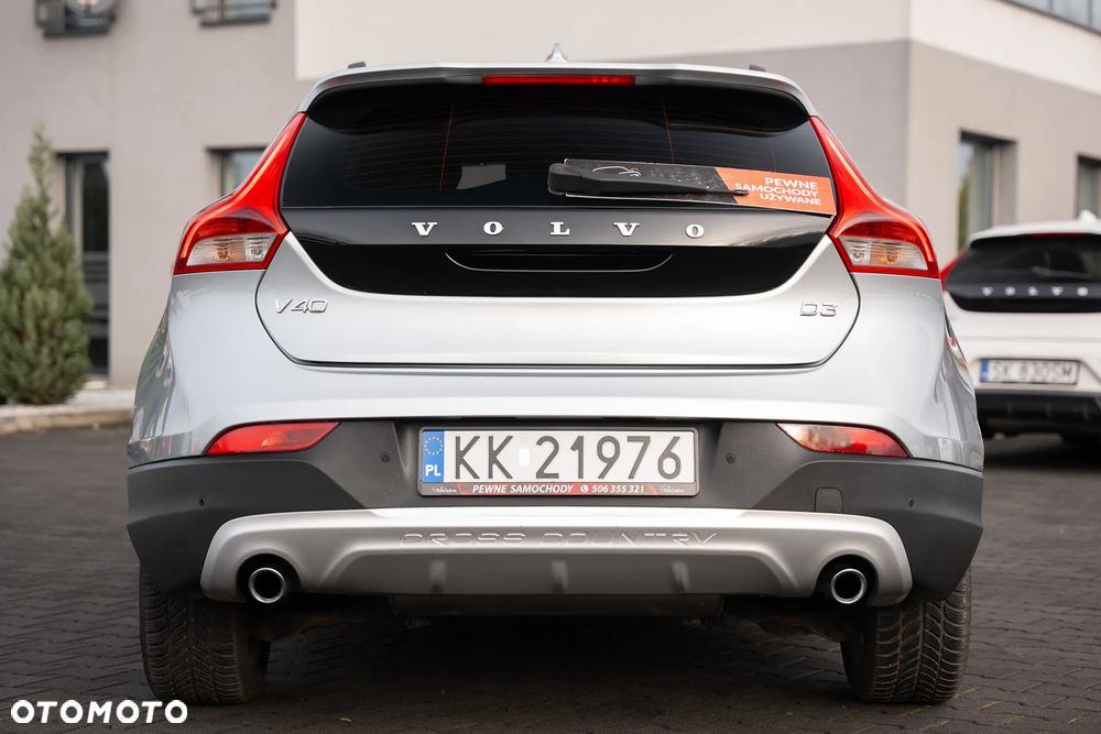 Volvo V40 Cross Country D3 Momentum - 18