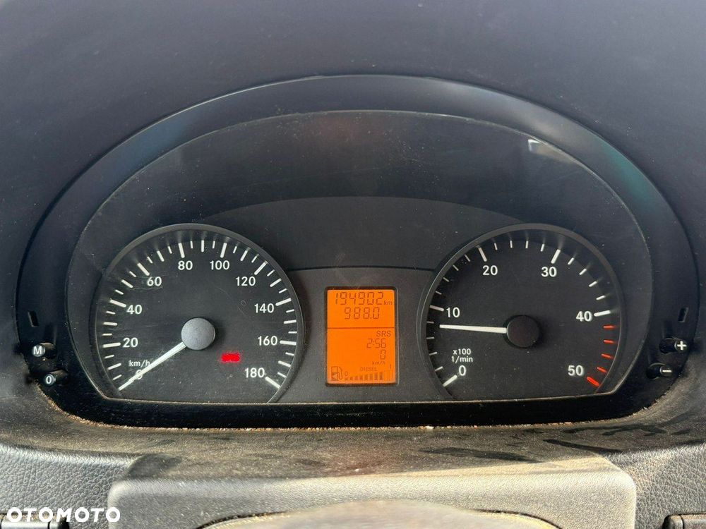 Mercedes-Benz Sprinter - 11