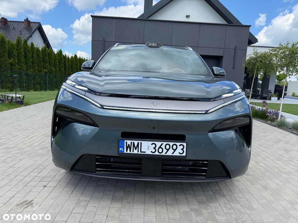 BYD Tang L - 2