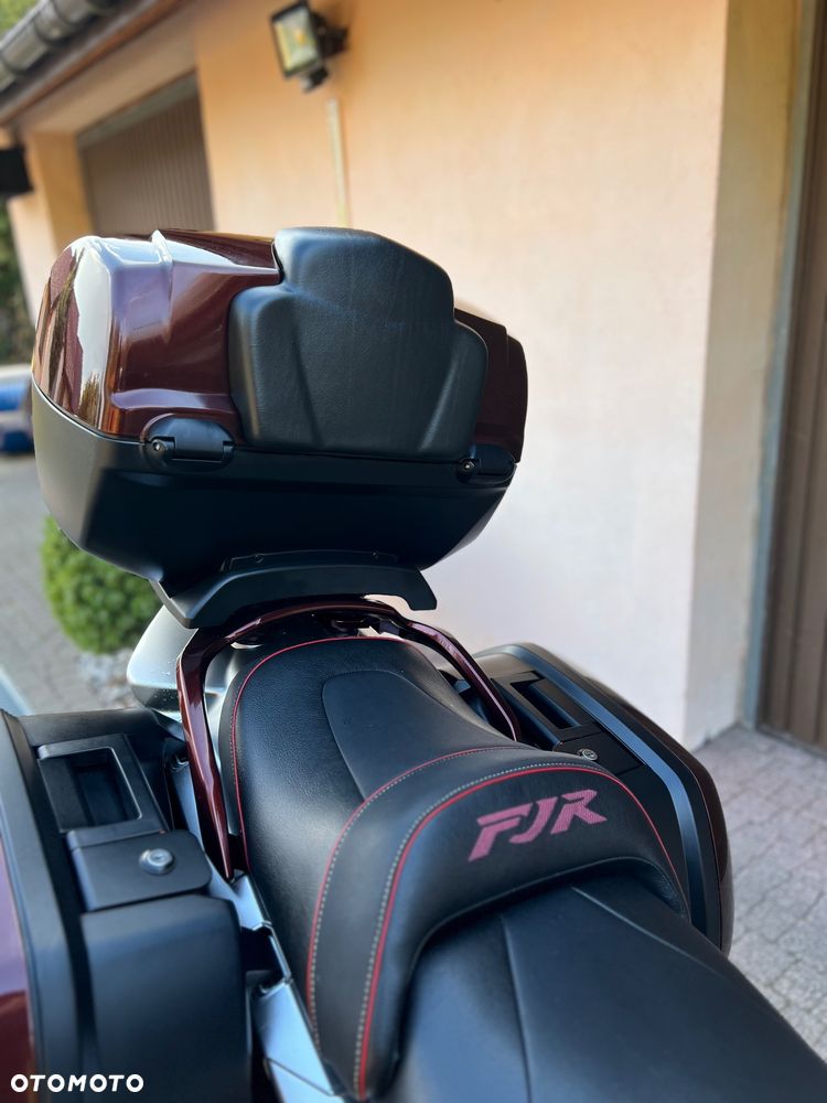 Yamaha FJR - 8