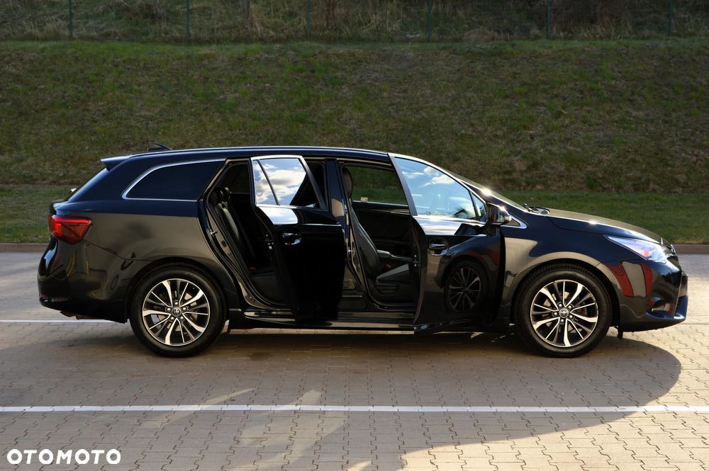 Toyota Avensis 2.0 Prestige MS - 27