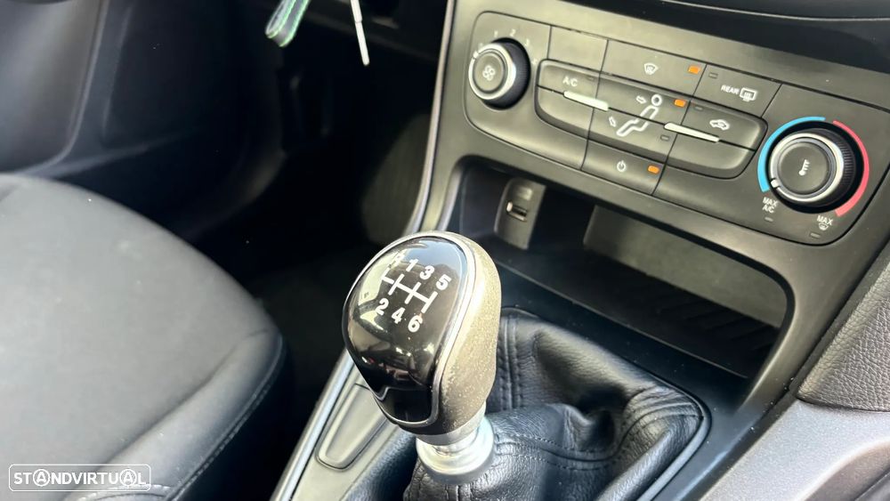 Ford Focus SW - 8