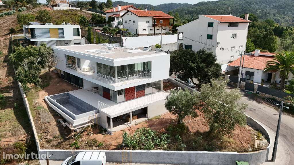 Moradia Isolada M4 com garagem em zona da Mainça - Grande imagem: 2/15