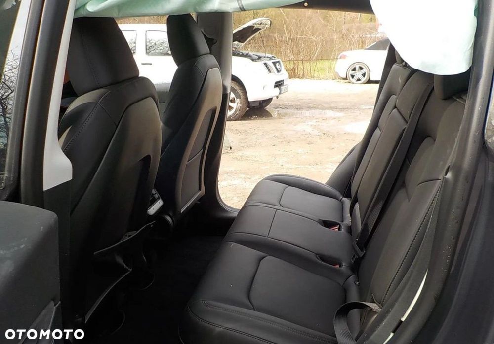 Tesla Model Y RWD - 18