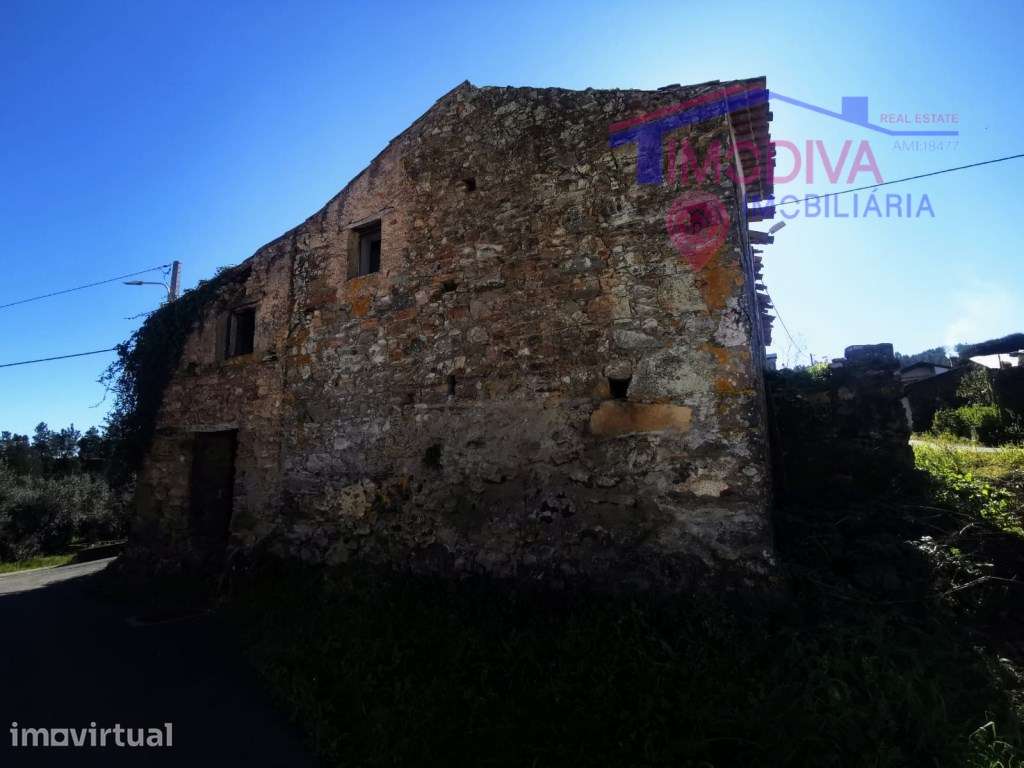 Ruina T2, composta por dois artigos urbanos, para reconstruir no co... - Grande imagem: 2/26