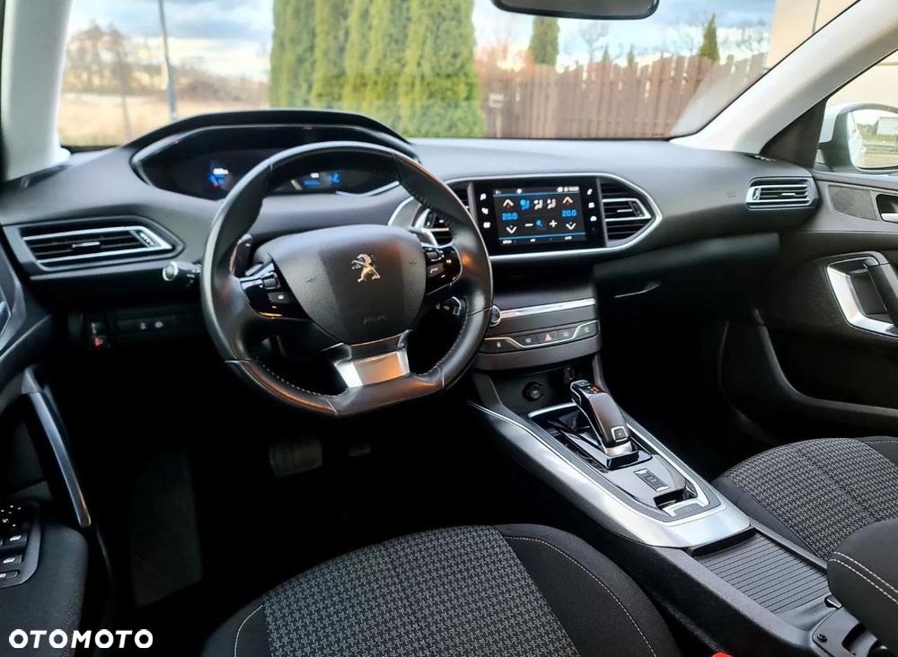 Peugeot 308 BlueHDi 130 EAT8 Allure Pack - 25