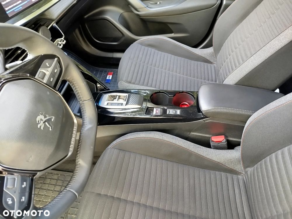 Peugeot 2008 PureTech 130 EAT8 Active Pack - 25